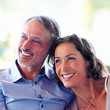 IDEAL PrivatHaftpflicht: lächelndes, älteres Paar