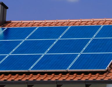 Solarzellen auf einem Dach