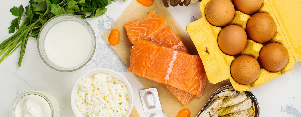 Gesunde Ernährung: Lachs, Eier, Milch